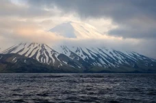 Gunung Berapi Alaska...
