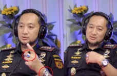 Intip Koleksi Mobil...