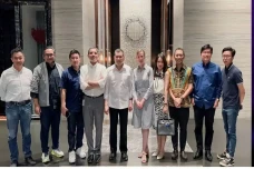 Hary Tanoe Berdiskusi...