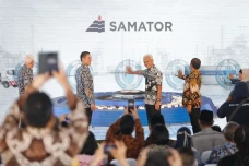 Permudah Investor Masuk,...