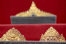 Kamboja Rayakan Kembalinya...