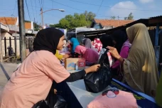 Cinta Lingkungan, Emak-emak...