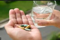 Hukum Memakai Obat Penunda...