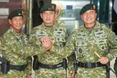 Pangkostrad Letjen Maruli...