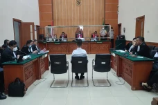 Dituntut 20 Tahun Penjara,...