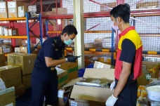 21 Pegawai Bea Cukai...
