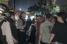 Bangunkan Sahur Pakai...