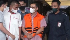 Dituntut 8 Tahun Bui,...
