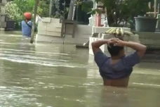 Sungai Tuntang Meluap,...