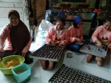 Dukung Usaha Kue Kering...