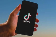 Khawatir Timbul Risiko...