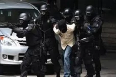 Densus 88 Tangkap 6...