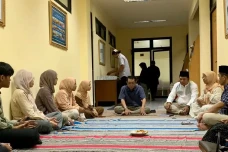 Bedah Buku Hasil Riset...