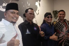 Gus Miftah Tolak Kembalikan...