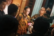 Cek Arus Mudik di Tol...