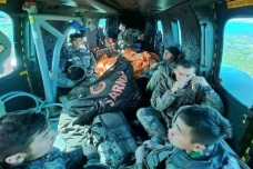 4 Prajurit Raider Kostrad...