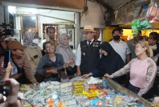 Jelang Lebaran, Stok...