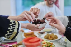 Idulfitri adalah Hari...