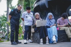 Dukung Digitalisasi,...
