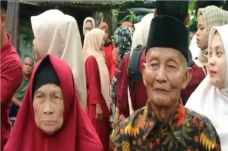 Viral di Medsos, Sepasang...