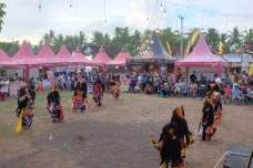 Bazar Produk Lokal di...