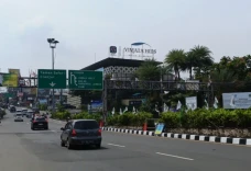 Long Weekend, Puluhan...