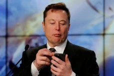 Elon Musk Pungut 10...