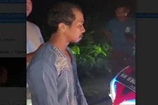 Parah! Kurir Paket di...