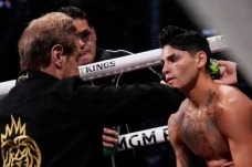 Ryan Garcia Pecat Pelatih...