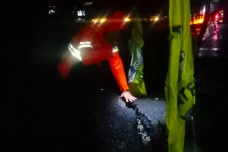 Tergerus Hujan, Jembatan...
