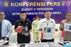 Bikin Konten Makan Kriuk...