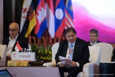 Menko Airlangga Tegaskan...