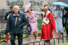 Katy Perry Nyaris Terpeleset...