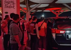 Heboh Sepeda Motor Terobos...