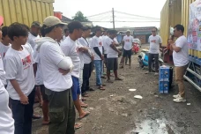Peduli Sesama Sopir...