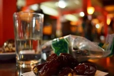 Makan Kurma Ajwa, Amalan...