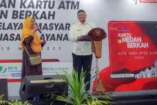 Bobby Nasution Luncurkan...