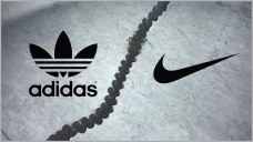Adidas vs Nike, Mana...