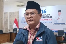 Tarif Parkir Depan Masjid...