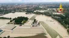 Italia Banjir Bandang,...