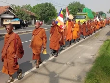 Dari Indramayu, 32 Biksu...