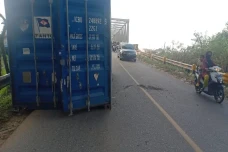 Diduga Sopir Lalai,...