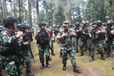 Semangati Pasukan Kostrad,...