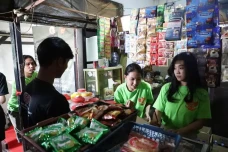 Resmikan Warung Gotong...