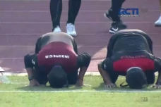 Sujud Syukur Menurut...