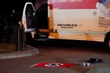 Pengemudi Truk Tabrak...