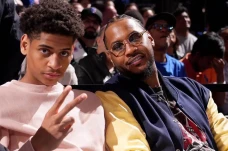 Carmelo Anthony Pensiun,...