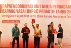 Kemenkumham Raih Penghargaan...