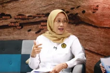 Pemerintah Targetkan...