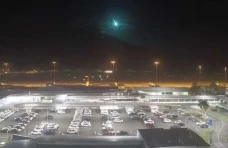 Meteor Terbesar Jatuh...